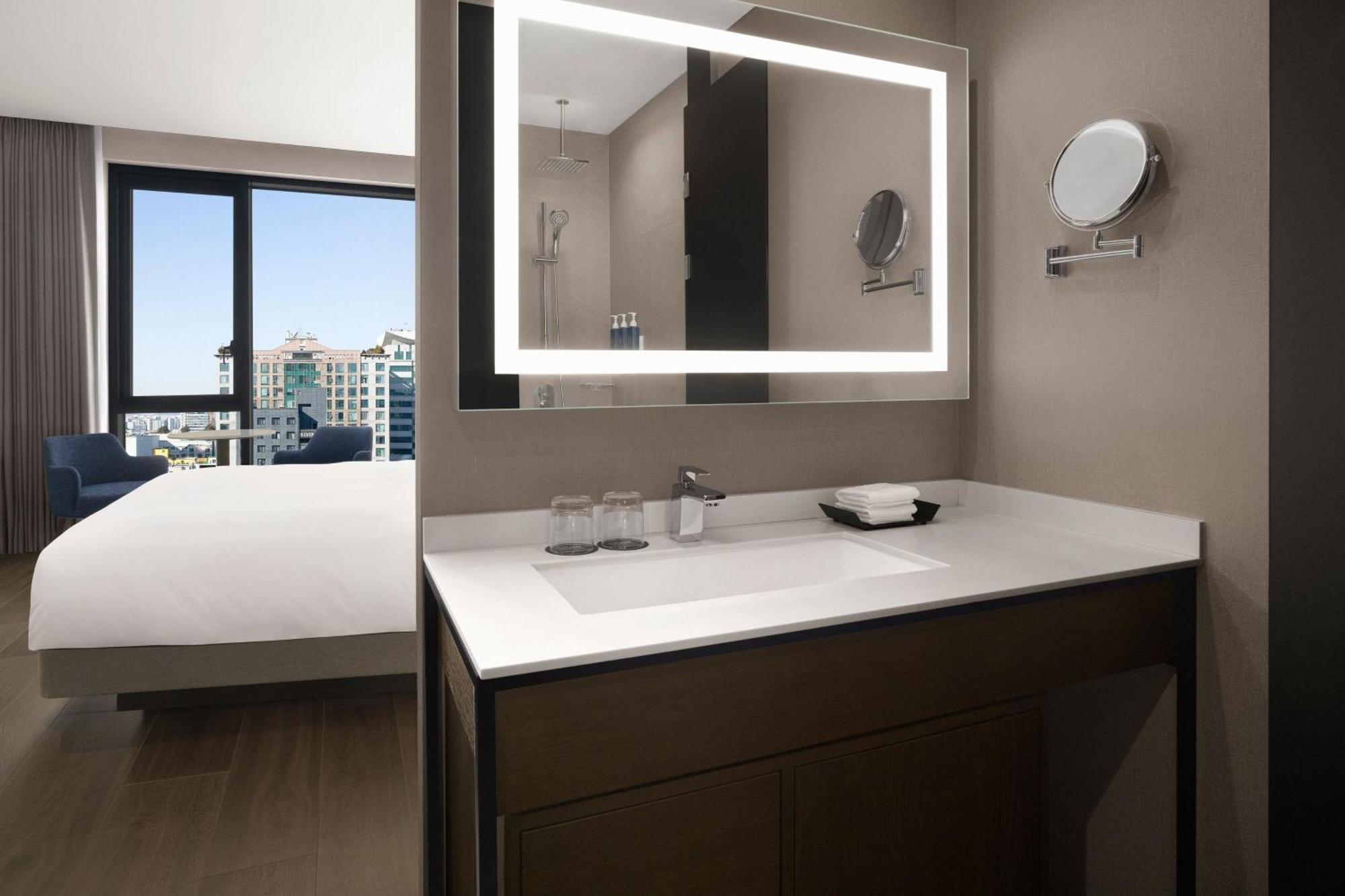 Four Points By Sheraton Suwon Extérieur photo